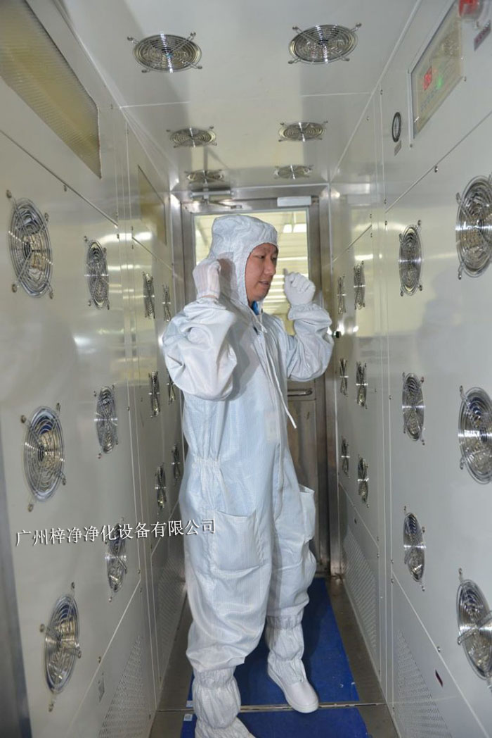 正確操作風淋室對于保障工作人員健康、維持生產環境的潔凈度至關重要。